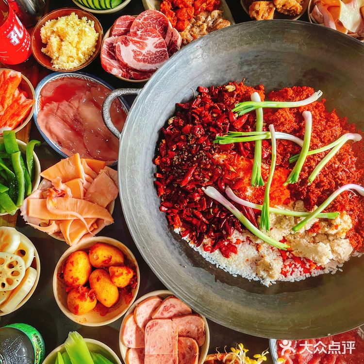 重庆探店|中午🈺️业的社区火锅🔅小吃绝绝子