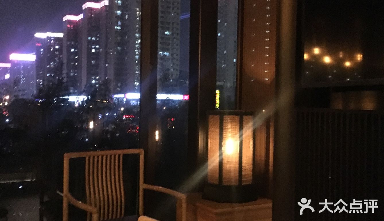 可以单人单锅，也可以有大锅。小料比较全
