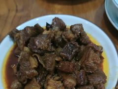 招牌红烧牛肉-红灯笼龙凤饭店(宁波老字号店)