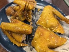 盐焗乳鸽-煲煲掂风味煲仔饭餐厅(西区店)