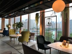 -The ROOF (通盈中心店)