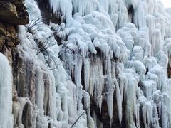 -大平台龙居瀑布旅游区