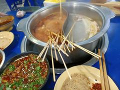 -马路边边·成都串串(翠柏路店)