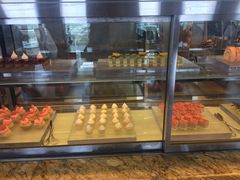 面包甜点陈列柜-嘉定凯悦·咖啡厅