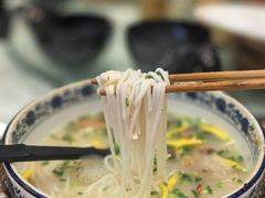 -老国贸云南传统过桥米线(滇池店)