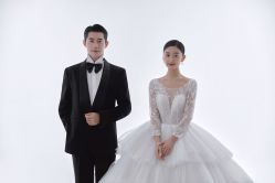 -喜爱高定婚纱摄影