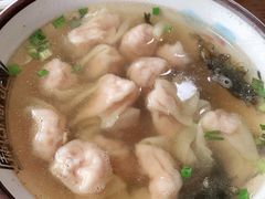 鲜肉小馄饨-郑记南门口·小笼汤包(山水人家店)