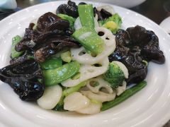 荷塘小炒-鸿运楼烤鸭店(天桥店)
