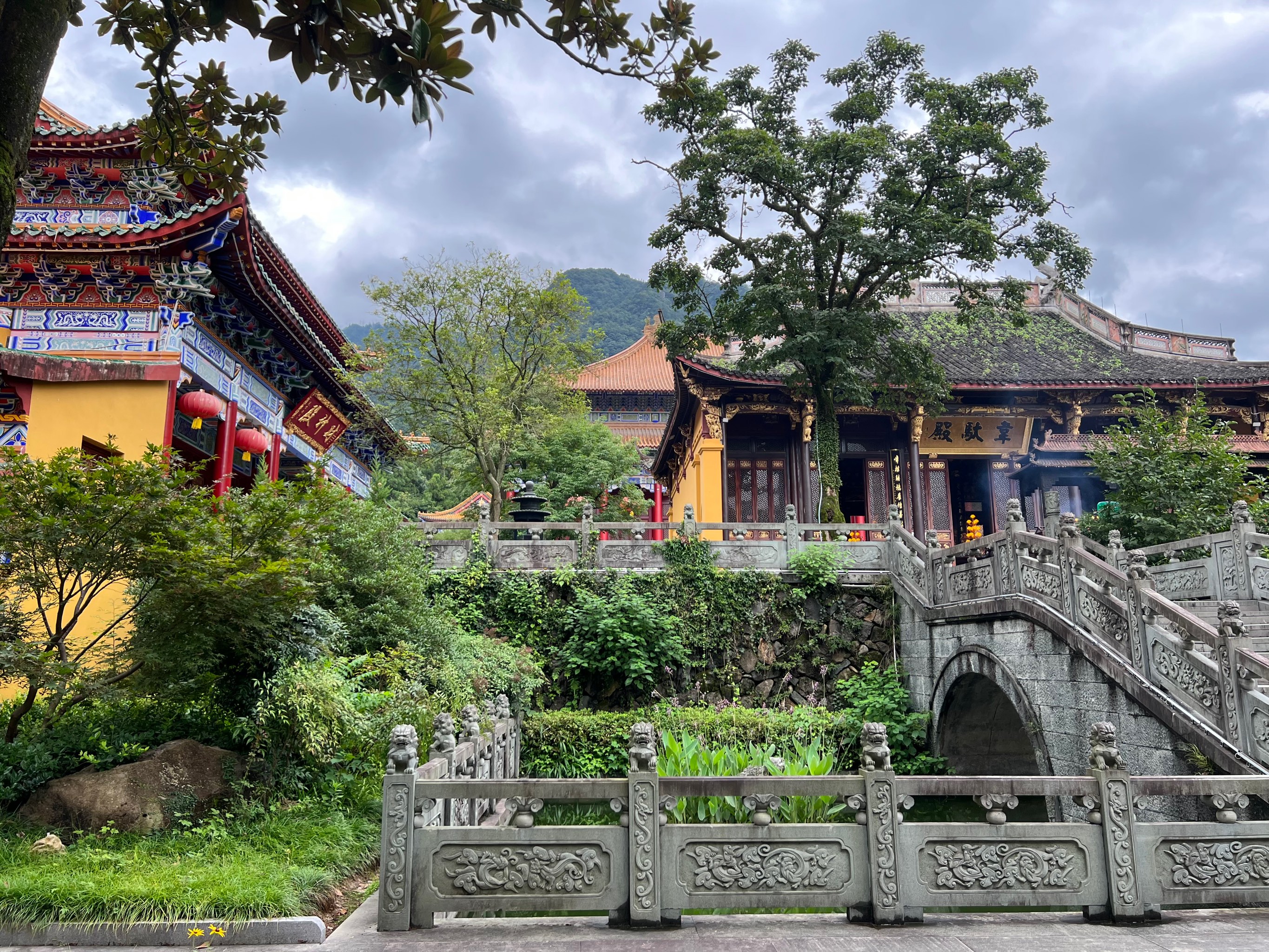 天目山寺庙图片