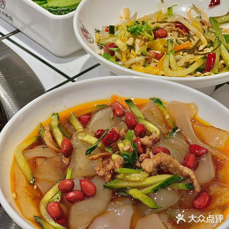 好吃还得铁锅炖，香迷糊了[吐]