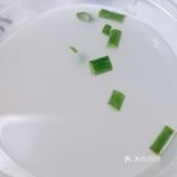 微辣的。吃之前要先拌一下
