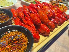 -肥肥虾庄·金牌油焖大虾(汉街SKP店)