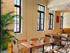 -Fridi Patisserie Cafe