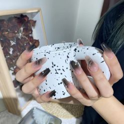 -倾·卿自助美甲美睫工作室