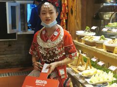 -野山舂·贵州现舂酸汤火锅(鸿通城店)