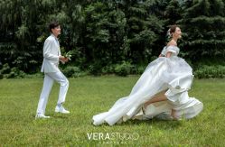 -至臻微拉婚纱摄影