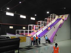 -嘿哟动霸CHUA·新潮玩运动娱乐中心·蹦床滑冰团建乐园