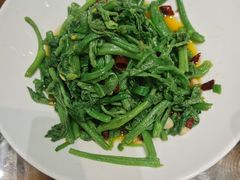 -黄泥岗·地道湖北菜(奥特莱斯店)