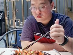 -凤凰路何眼镜香辣蟹(花果园店)