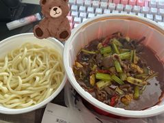 -方铲铲·成都板凳面(滨江银泰店)