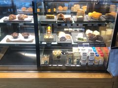 面包甜点陈列柜-星巴克(天津凯德天津湾店)