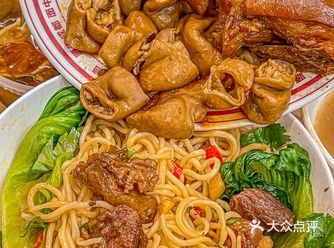 巨巨巨好吃️ 成都排队王9.9一碗面1r鸭翅