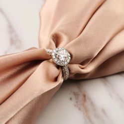 -威德钻石-克拉钻大本营(南京东路店)