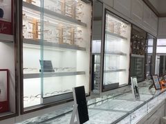 -翰佐蔡司小乐圆·依视路星趣控·暴龙眼镜折扣店