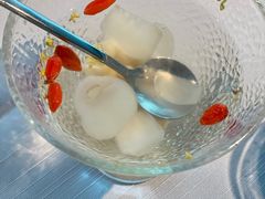 百合桂圆鸡头米-屋里厢上海菜馆