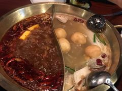 -重庆爽翻天老火锅(临平万达广场店)
