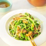 鸡胗拌豆苗