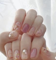 -安吉拉·纤纤玉指美甲美睫创意中心