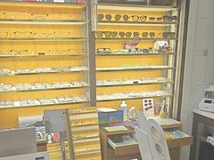 -优医视平价眼镜蔡司依视路折扣工厂店(十里堡店)