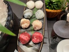 虾滑拼墨鱼滑-官也街澳门火锅(新源里店)