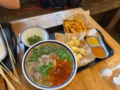 -云阿蛮云南生烫牛肉米线(奉贤路店)