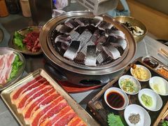 -围炉肉舍丹东海鲜烤肉·烤活鳗(步行街店)