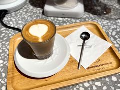 左翼拿铁-sugarman espresso素饮糖人高新咖啡工厂
