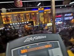 -健龙森俱乐部·游泳·健身·羽毛球综合体育馆