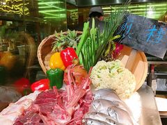 -大中华希尔顿酒店-念自助餐·嗨啤·小龙虾