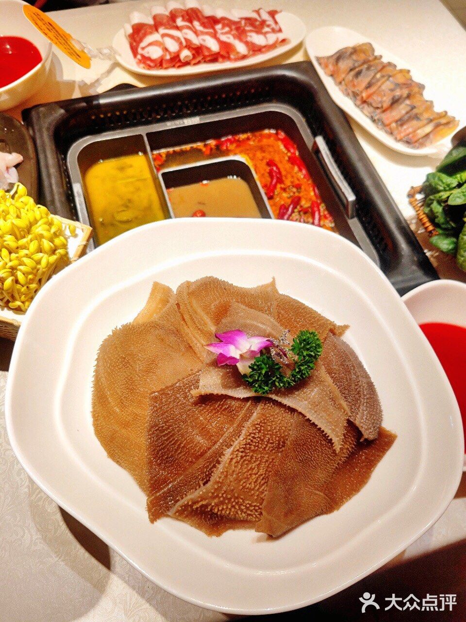 魔都人气美食 | 来巴奴毛肚火锅吃新品老坛酸菜锅底啦