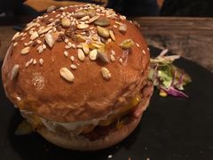 -HIGH FIVE哈福手工汉堡(桂林路店)