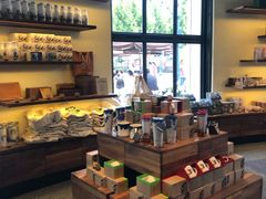 自助取餐区-星巴克(迪士尼小镇店)