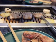 -臻牛烤肉