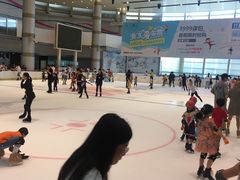 -成都冰纷万象滑冰场