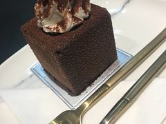 -UNI UNI(环亚凯瑟琳店)