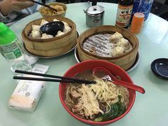 阿婆焖肉面-食惠里小笼包面馆(越秀店)