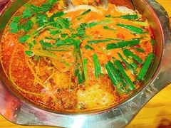 酸汤鱼-野山舂·贵州现舂酸汤火锅(鸿通城店)