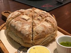 餐前面包-恰餐厅及酒吧 CHAR Bar & Grill (北京丽都皇冠假日店)