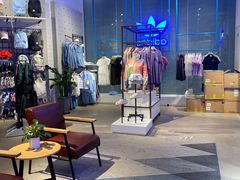 -阿迪达斯(武林银泰三叶草店)