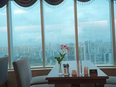 -黄金海景西餐厅·三文鱼·牛扒云顶旋转自助餐